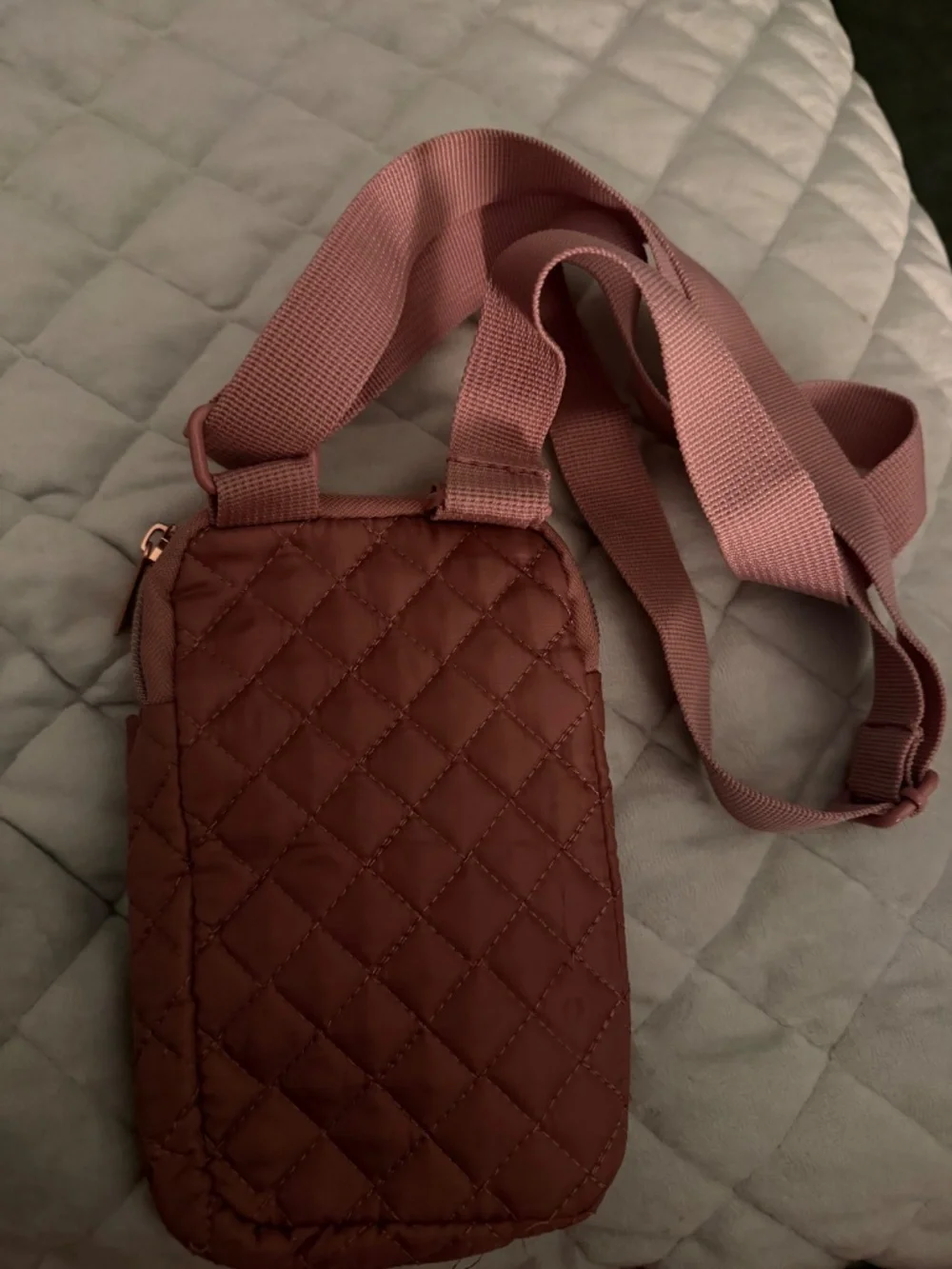 NWOT Mytagalongs Dusty Rose Quilted Phone Cross-Body Bag